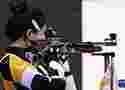 巴黎奥运会 | 射击——10米气步枪混合团体：中国选手黄雨婷/盛李豪夺得巴黎奥运会首枚金牌